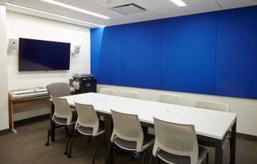 Allen small seminar room with table and display screen